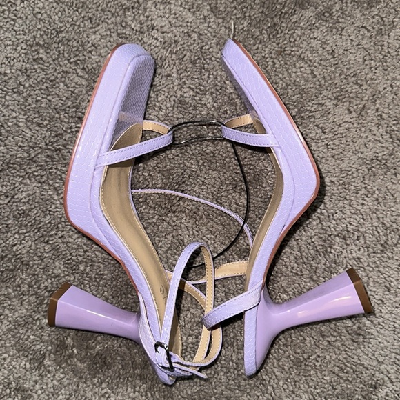 NWOT women’s heel sandal - Picture 3 of 4